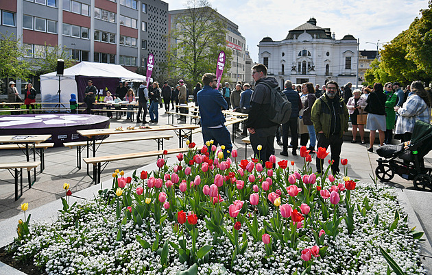 To je ale slepenec. V Ústí půjde do voleb „megakoalice“, program napíšou lidi