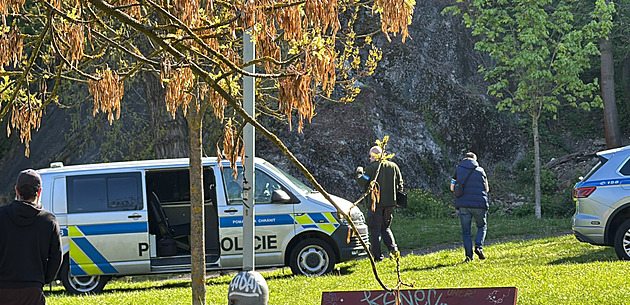 Mladík se zřítil z Branických skal, záchranáři mu už nedokázali pomoct