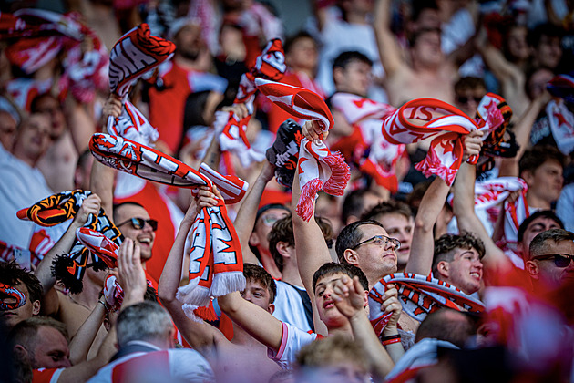 Slavia zahajuje prodej permanentek. Fanoušci z Tribuny Sever si zatím počkají