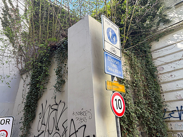 Přísnější pravidla v Žižkovském tunelu, kde se stala nehoda. Cyklisté musí zpomalit