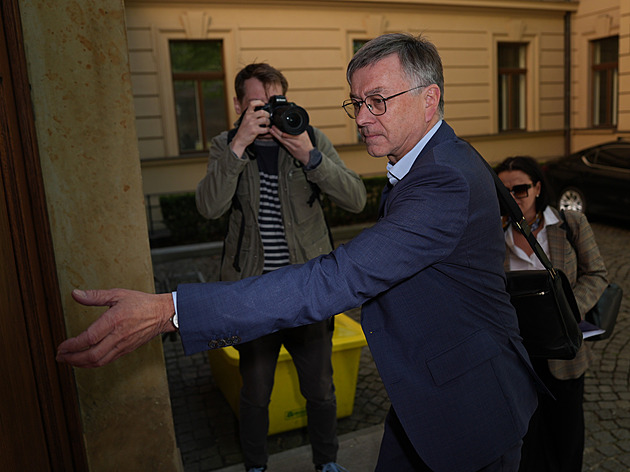 Babiš slíbil vznik pracovní skupiny, nezávislost ohrožena není, řekl šéf ČT