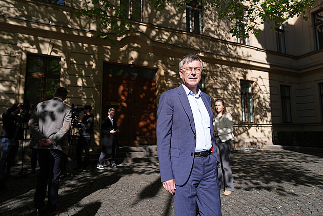 Doložka platí, reaguje ČT na Moravcův projekt. Bude chtít smluvní pokutu