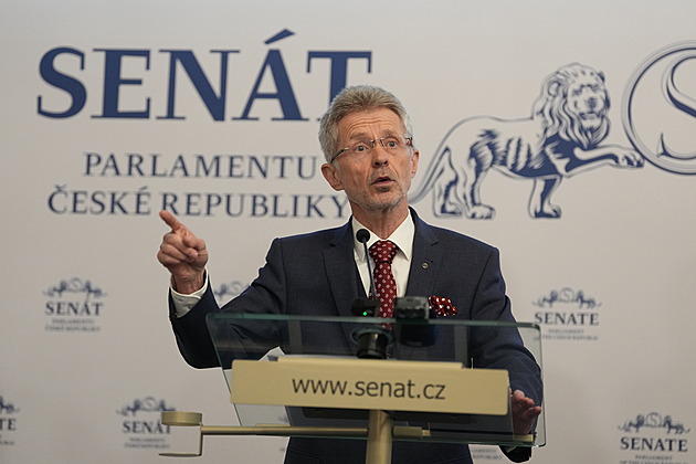 Senate President to comment on government's special aircraft decision