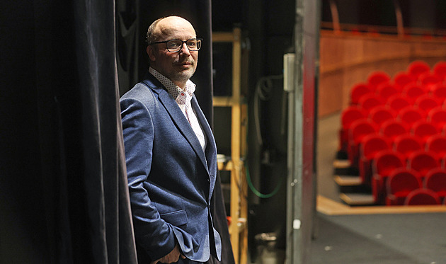 Z dění na rodném Slovensku je mi smutno, cítil jsem i hanbu, říká ředitel divadla