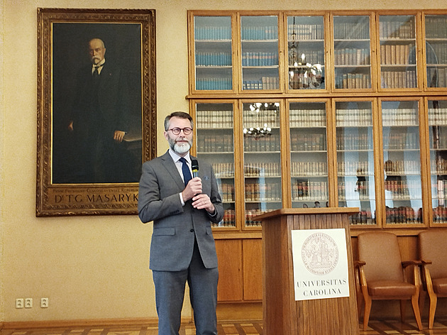 Úředníci v éře AI. Česko sice dobíhá svět, ale lidé se bojí, zaznělo na konferenci