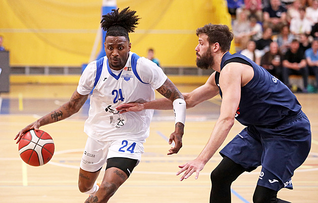 Prostějov místo Olomouce. Basketbalisté mají nový domov, školní tělocvična nestačí