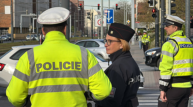 V Anglii se na červenou může, vymlouvají se. Počet úrazů chodců v Praze stoupá