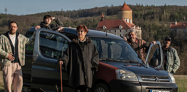 RECENZE: Ničím nepřekvapí. Strachův Lajf je modelová hra pro pět sebevrahů