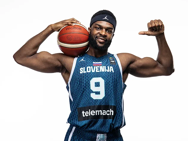 Josh Nebo v dresu Slovinska.