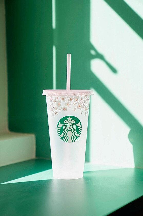 AmRest se Starbucks vrac� stromy do �esk� krajiny