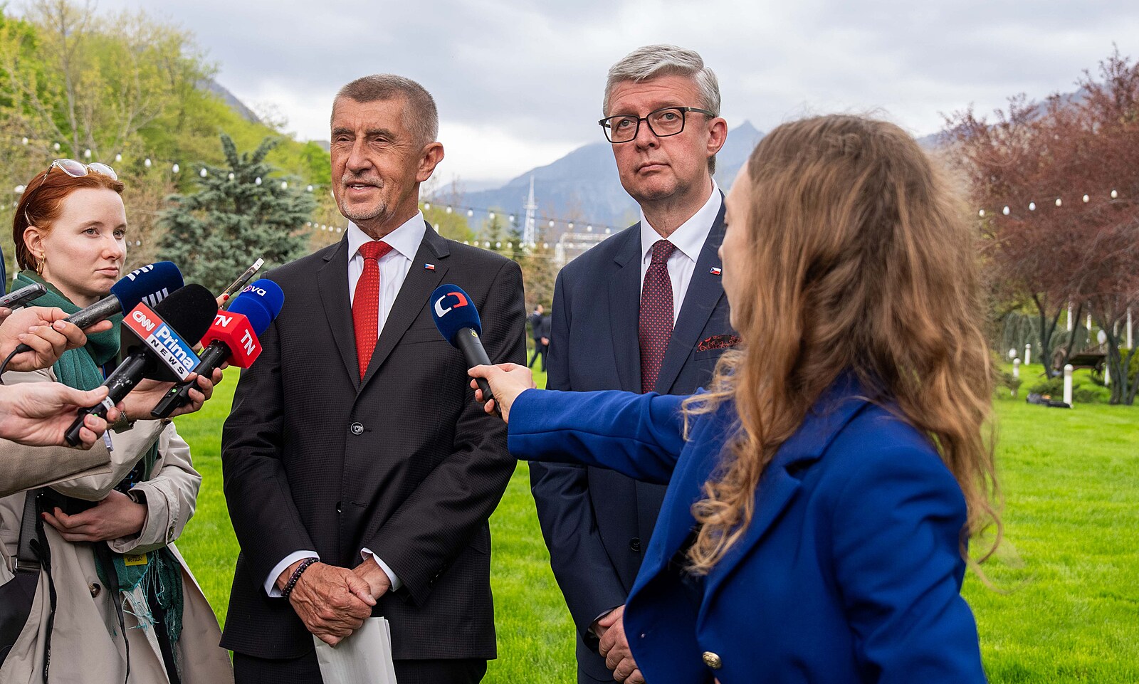 Nevím, proč to dělá. Na nápravu je dost času, odmítl Babiš Pavlovu kritiku k NATO