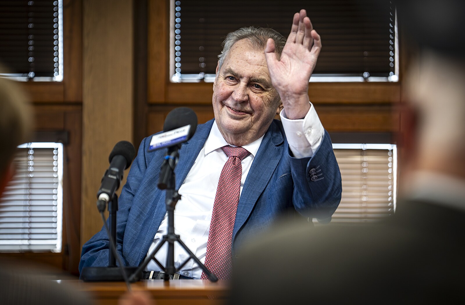 Zeman dráždí, tedy je. Kdyby kandidoval na prezidenta, mohli by opět zápasit dva exkomunisté | Názory