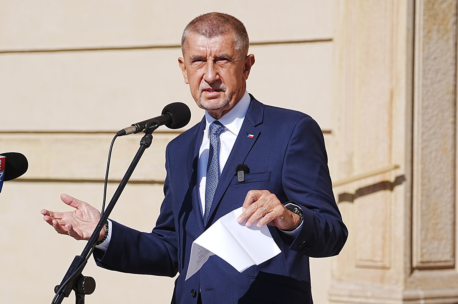 Česko letos podle NATO nesplní závazek na výdaje na obranu, řekl Babiš