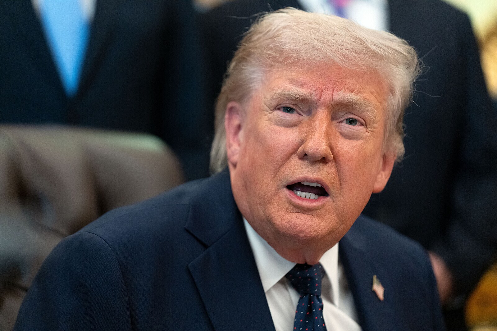 Atomovku proti Íránu nepoužiju, vždyť už jsme ho zničili, prohlásil Trump