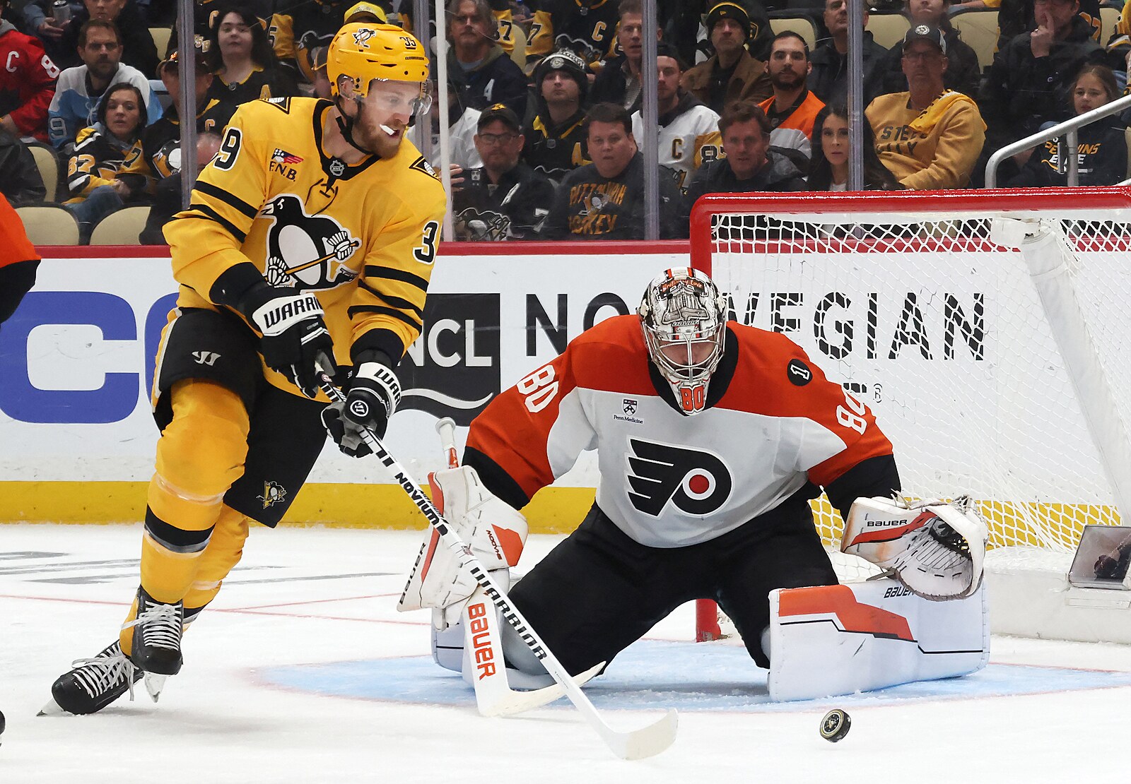 Bezchybný Vladař vychytal Pittsburgh, Dostál v play off čelil McDavidovi