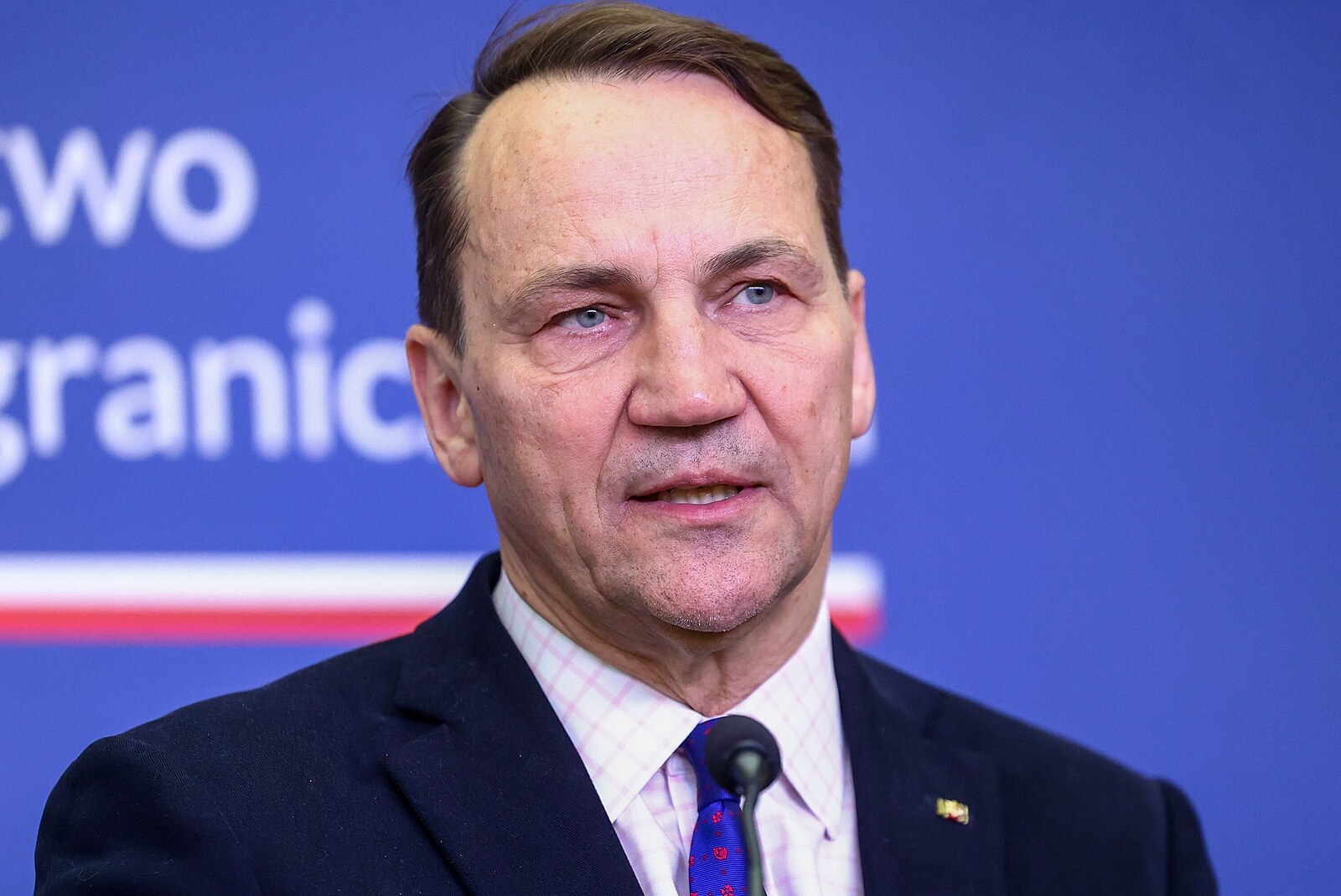 Pojede vlakem, změnil trasu? Ficova cesta do Moskvy už není problém, řekl Sikorski