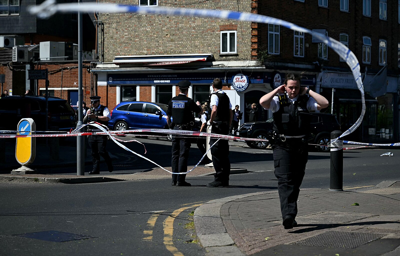 Dva pobodaní před synagogou. Vlna násilí proti Židům v Londýně neustává