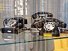 Muzeum telekomunikací ve spole�nosti Cetin � historické telefonní aparáty