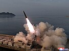 Zku�ební odpálení balistické rakety na utajeném míst� v Severní Koreji. (19....