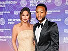 Chrissy Teigenová a John Legend na gala po udílení Breakthrough Prize v Santa...