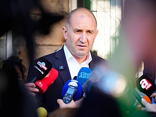 P�ekvapil. Euroskeptický kandidát Rumen Radev nakonec získal mnohem víc hlas�,...
