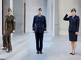 Armáda bude mít nové stejnokroje: Vrací se prvorepubliková noblesa v moderních...