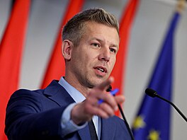 Péter Magyar hovo�í b�hem tiskové konference v ma�arské Budape�ti. (20. dubna...