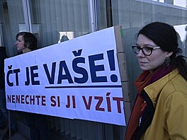 Odbory �T vyhlásily spole�n� s iniciativou Ve�ejnoprávn� stávkovou pohotovost...