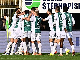 Hrá�i Jablonce slaví vedoucí gól v semifinále MOL Cupu s Mladou Boleslaví.