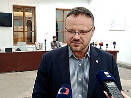 Klempí��v návrh je velmi nedokonalý, �ekl Havlí�kovi �éf �eského rozhlasu...