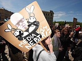 Na nám�stí Jana Palacha se se�li protestující z pra�ských vysokých i st�edních...