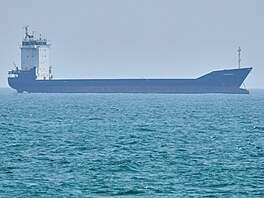 Tanker kotvící v Hormuzském pr�livu u pob�e�í Íránu (18. dubna 2026)