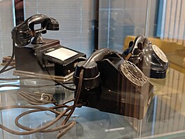Muzeum telekomunikací ve spole�nosti Cetin � historické telefonní aparáty