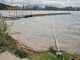 Instalace nových mol pro plavce a úpravy plovárny u Velkého Boleveckého rybníka...