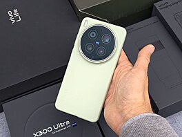 Vivo X300 Ultra a jeho bohaté p�íslu�enství
