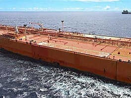 Americké síly v Bengálském zálivu zadr�ely tanker p�evá�ející íránskou ropu....