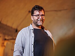 Re�isér David La�ka p�i natá�ení seriálu Inspekce (26. srpna 2025)