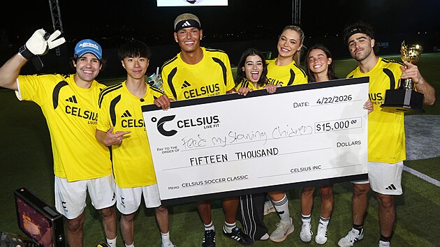 Jutta Leerdam Los Angeles'ta futbol oynadı