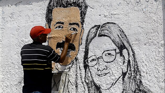 Zm�na re�imu ve Venezuele je na první pohled stejn� vzdálená jako byla loni....