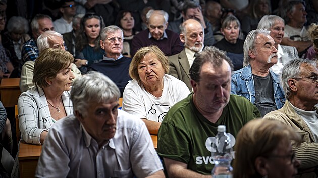 V debat� po��dan� Nadac� �elezn� Opona se �e�n�ci vymezili proti Sudeton�meck�mu krajansk�mu sdru�en�. (28. dubna 2026)