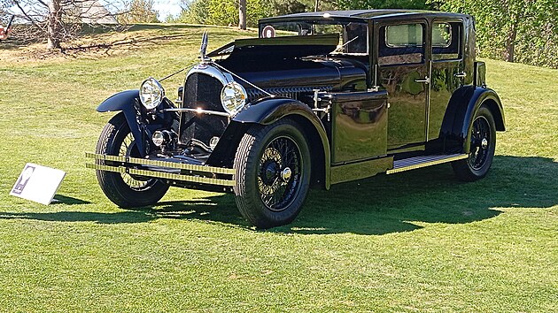 �est� ro�n�k presti�n� p�ehl�dky Automobilov� klenoty p�il�kal o v�kendu 25.�26. dubna do are�lu Galerie Golf Hostiva� stovky milovn�k� historick�ch automobil� i �irokou ve�ejnost.