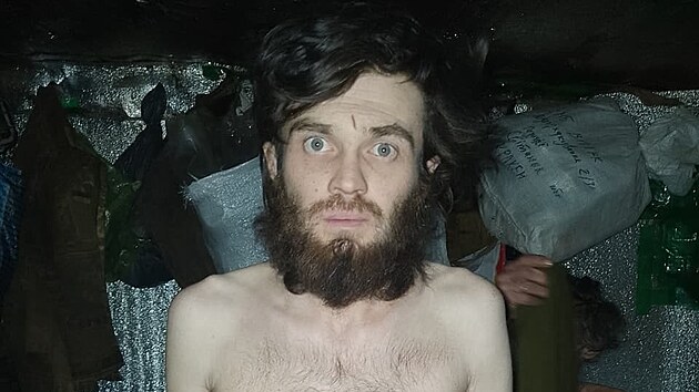 Pili dešťovou vodu, ztráceli vědomí. Ukrajinská brigáda byla měsíce o hladu