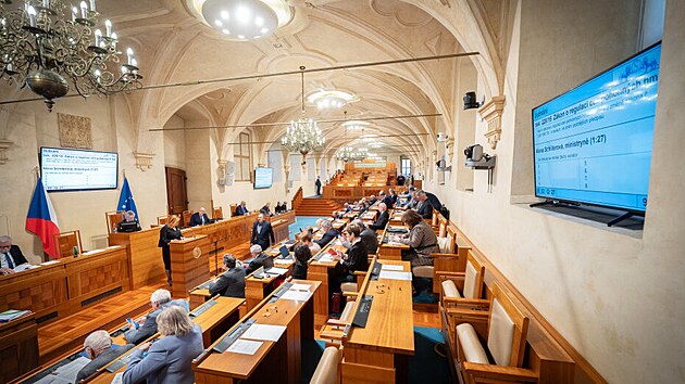 Kdo zaplatí za záměrně nedokončený senátorský mandát? Ty, ty, ty, hejtmane, ty to budeš platiti! | Názory