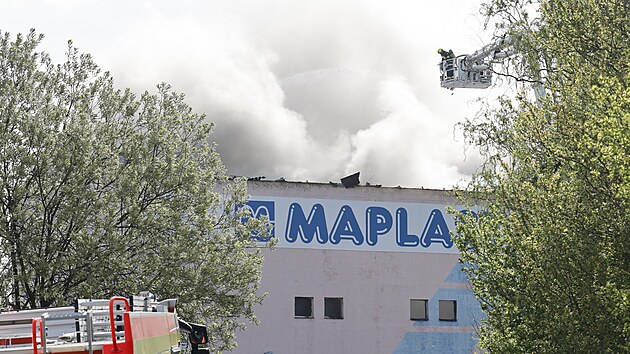 V brn�nsk�ch P��z�enic�ch vypukl po��r ve skladu v�robce plast�. (20. dubna 2026)