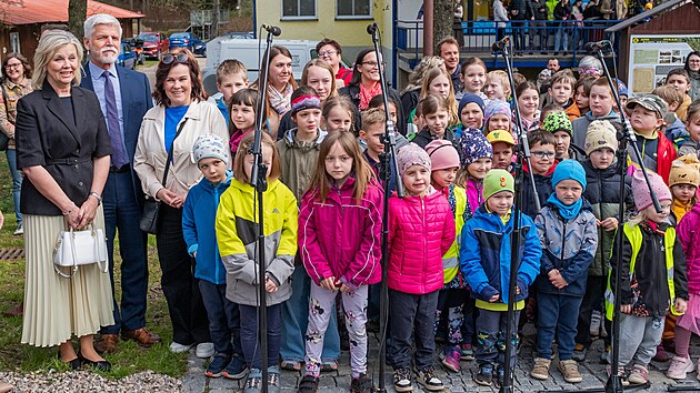 Prezident Petr Pavel b�hem n�v�t�vy Pardubick�ho kraje zav�tal tak� do P�se�n�, kter� se stala Vesnic� roku 2025. (23. dubna 2026)