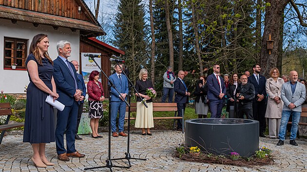 Prezident Petr Pavel b�hem n�v�t�vy Pardubick�ho kraje zav�tal tak� do P�se�n�, kter� se stala Vesnic� roku 2025. (23. dubna 2026)