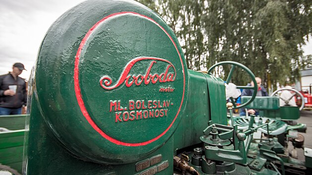 12. ro�n�k v�stavy historick�ch traktor�, stabiln�ch motor� a zem�d�lsk�ch stroj� v Krop��ov� Vrutici
