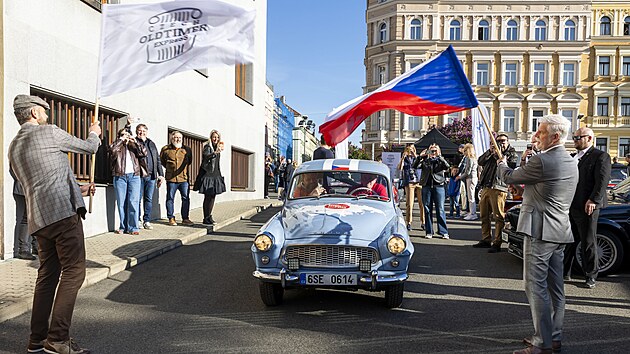 Vytrvalostn� j�zda historick�ch a klasick�ch voz� nap��� Evropou. Sout� Czech Oldtimer Express odstartovala do sv�ho �tvrt�ho ro�n�ku v �ter� 28. dubna 2026 od NTM v Praze. Veter�ny jedou na dva tis�ce kilometr� dlouhou cestu do Neapole.