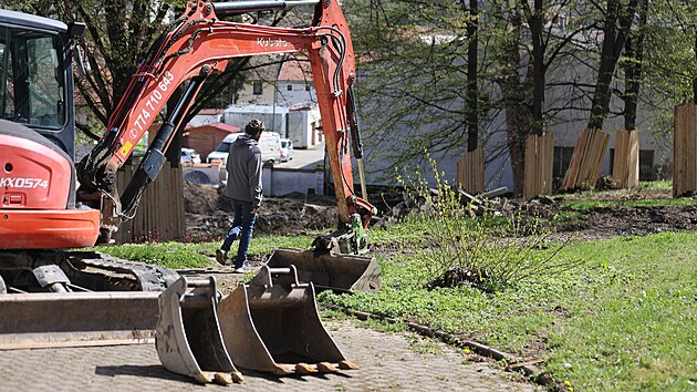 Děkanská zahrada je zeleným srdcem v samém centru Pelhřimova. Park nyní čeká revitalizace, která mu dá novou podobu. Novým lákadlem má být historická kašna a kaskáda do spodního jezírka.