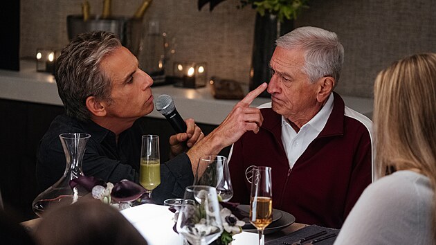 Ben Stiller a Robert De Niro ve filmu V�ichni fot�i jsou lot�i